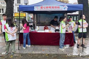 追梦：我大学时曾因只拿2篮板被我妈骂 希望库明加能抢更多篮板